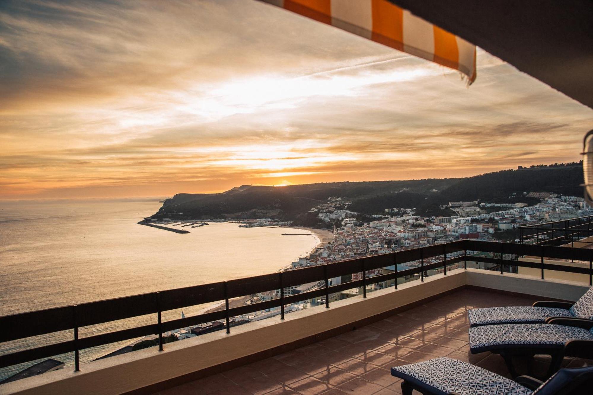 Apartment With A Stunning View Over Sesimbra Exterior photo