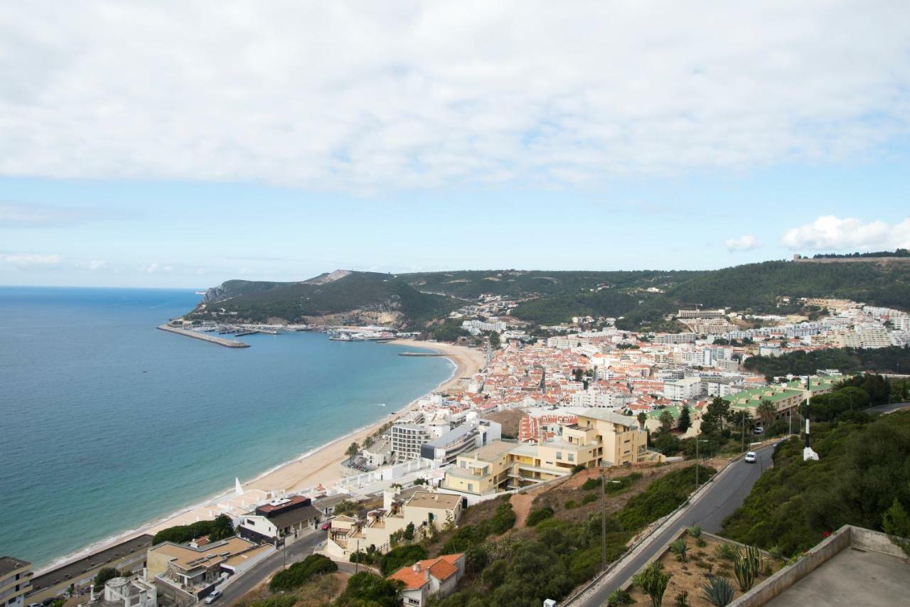 Apartment With A Stunning View Over Sesimbra Exterior photo